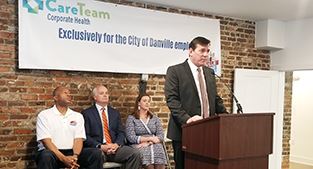 City manager speaks at ribbon-cutting ceremony 