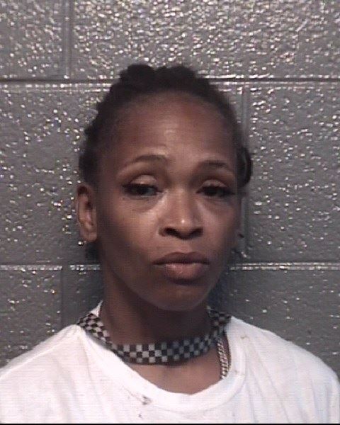 Holm, Ebonie