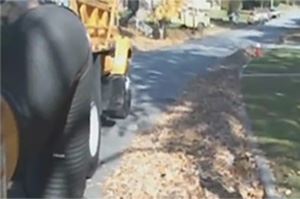 Leaf vacuum machine for leaf collection